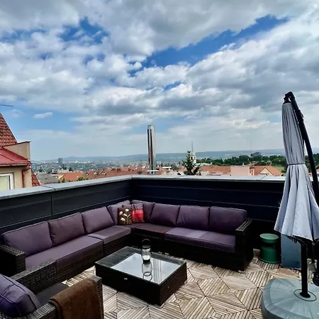 Apartamento Se Saunou A Terasou S Vyhledem Na Brno