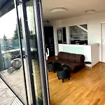 شقة Se Saunou A Terasou S Vyhledem Na