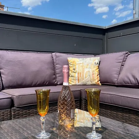 Se Saunou A Terasou S Vyhledem Na Apartment Brno