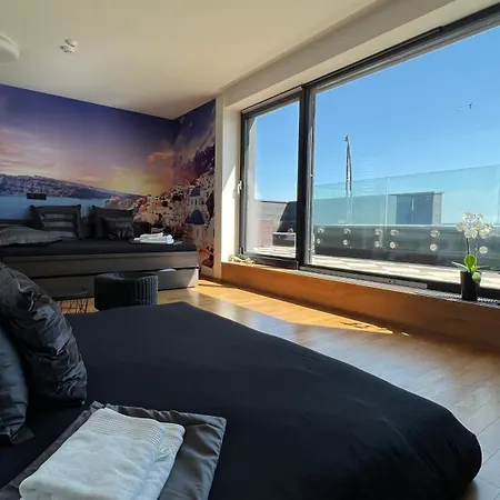 Se Saunou A Terasou S Vyhledem Na Apartment